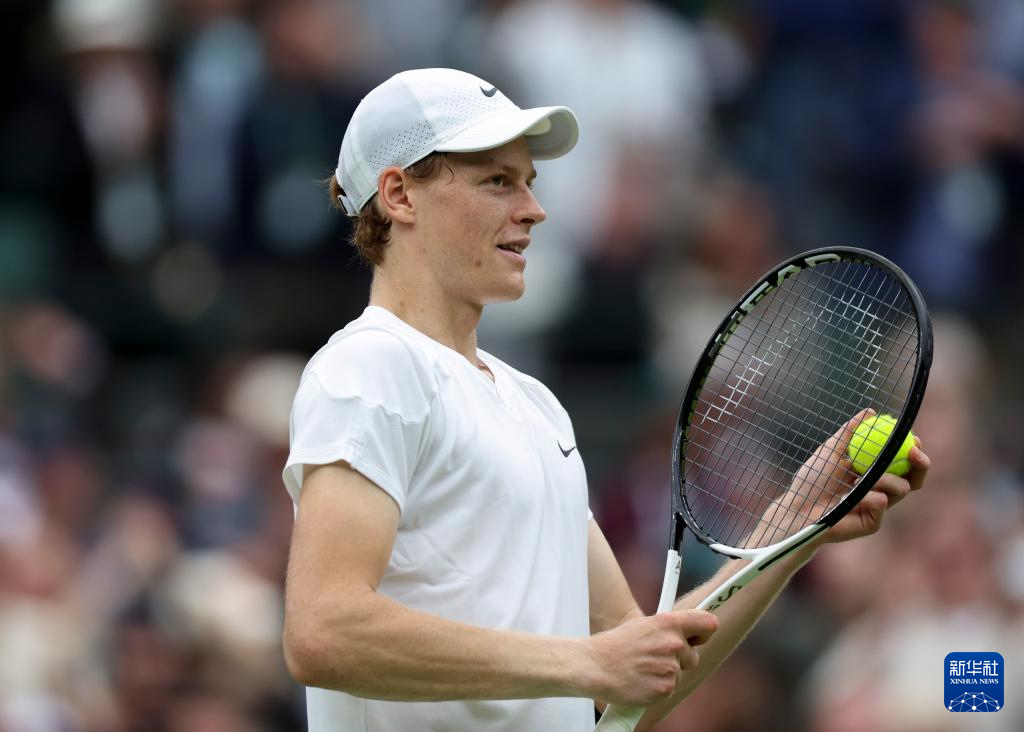 其中两人曾 其中两人曾