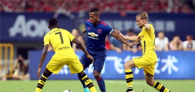 心球员的带 心球员的带